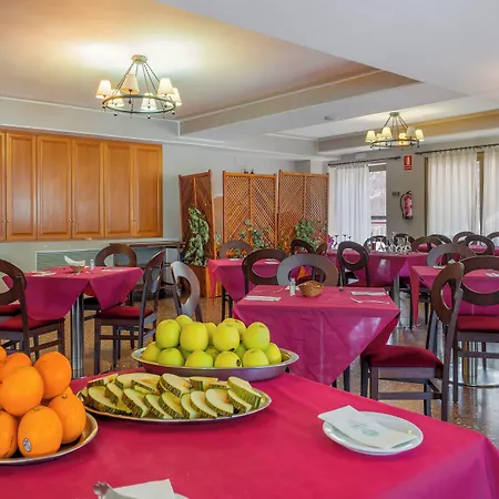 Отель Mora Мора-де-Рубьелос