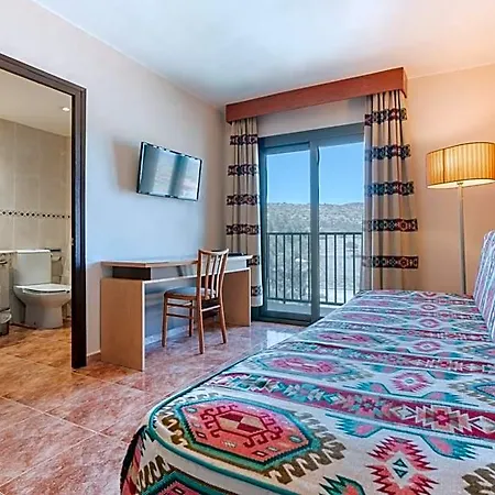 Mora Hotel 3*