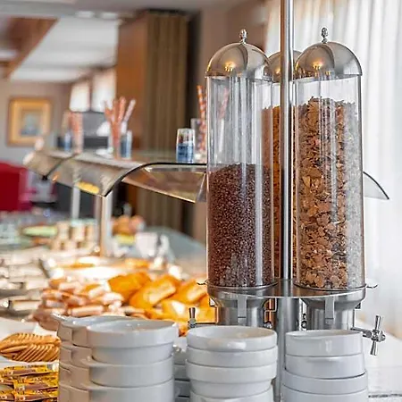 Hotel Mora 3*