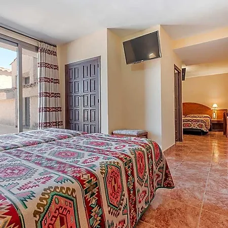 Mora Hotel 3*